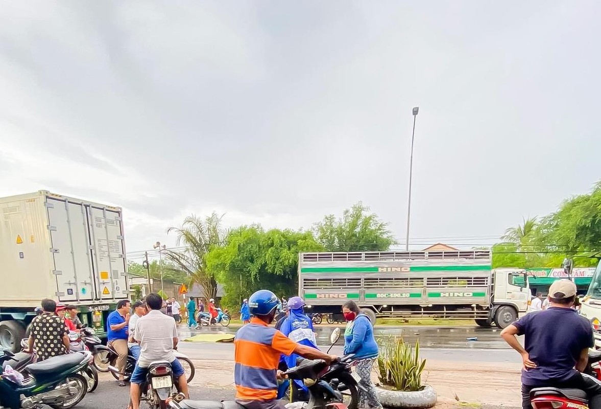 Tin nong ngay 24/4: Dieu tra thi the bi dot chay tro xuong o Binh Thuan-Hinh-2