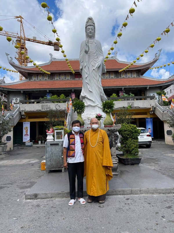 Ong Doan Ngoc Hai hien can nha cuu mang phu nu ngheo-Hinh-5