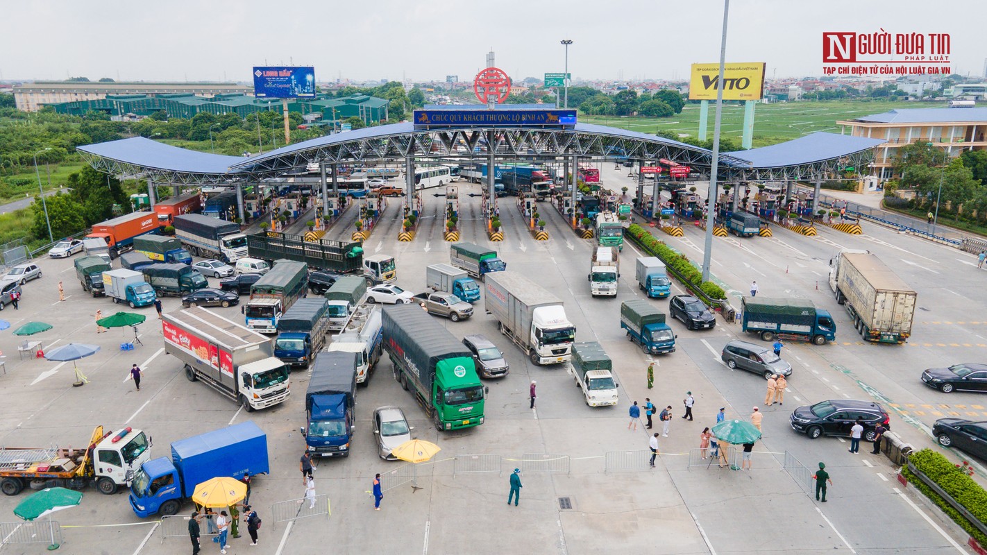 Tai xe di gan 2.000km ra Ha Noi phai quay dau tai cua ngo Thu do-Hinh-2