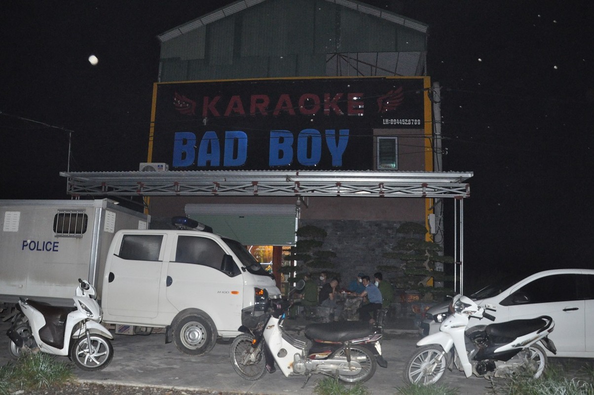 Dot kich Karaoke Bad Boy, hon 40 doi tuong duong tinh ma tuy