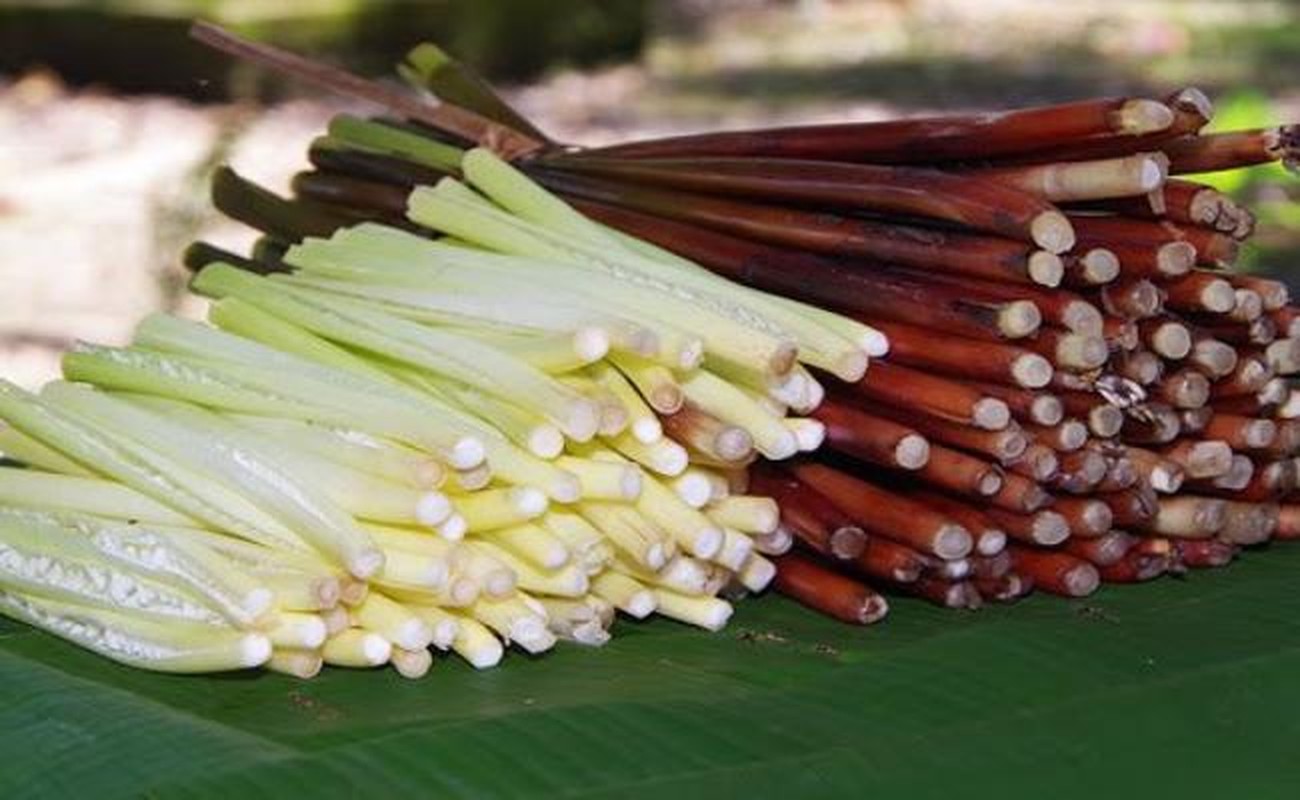 Rau la cho mang ban 120.000d/kg, hoa ra la cay dai moc day o vung nay-Hinh-14