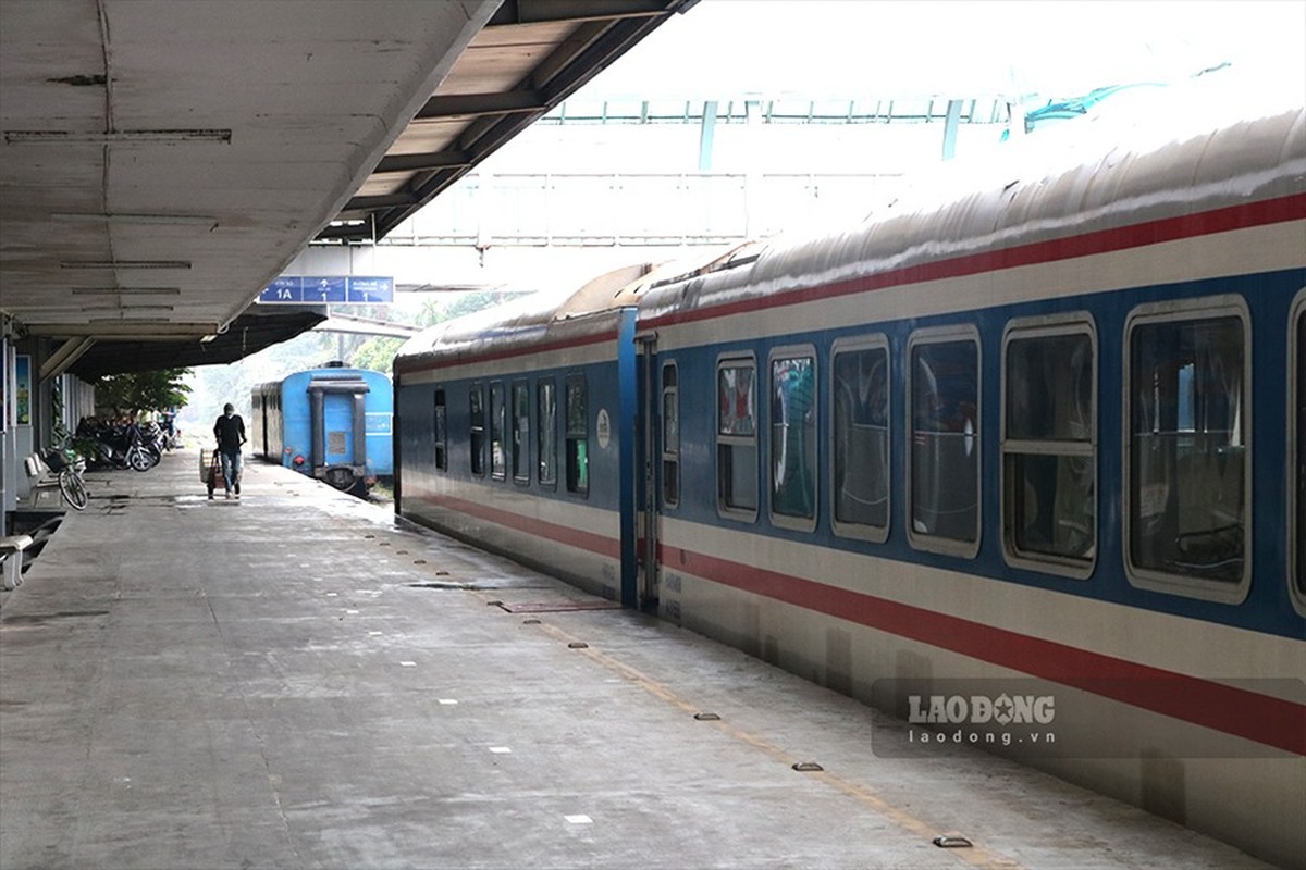 Khong con phai xet nghiem khi di tau, ga Ha Noi van vang khach