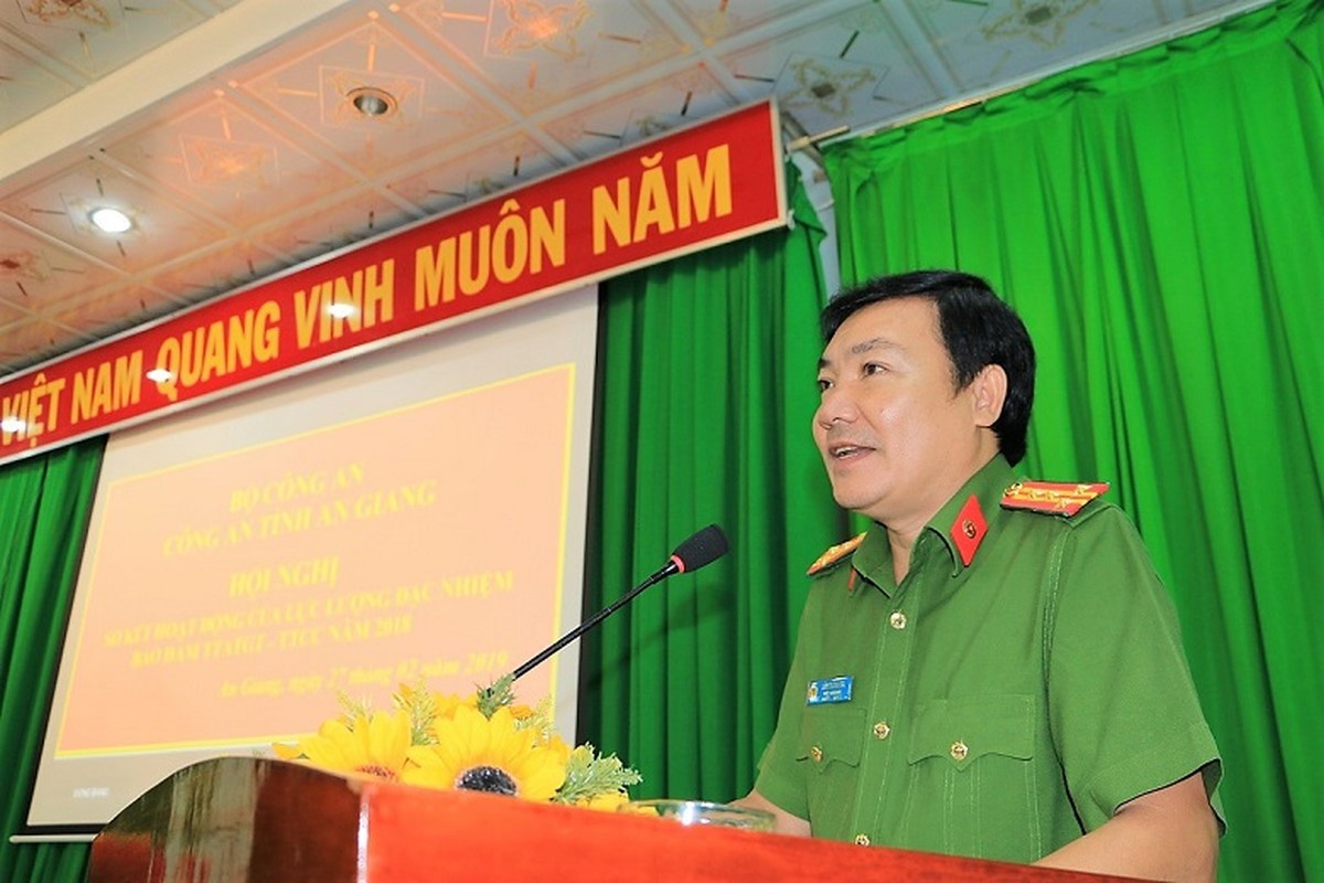 Chan dung tan Giam doc Cong an tinh Soc Trang-Hinh-8