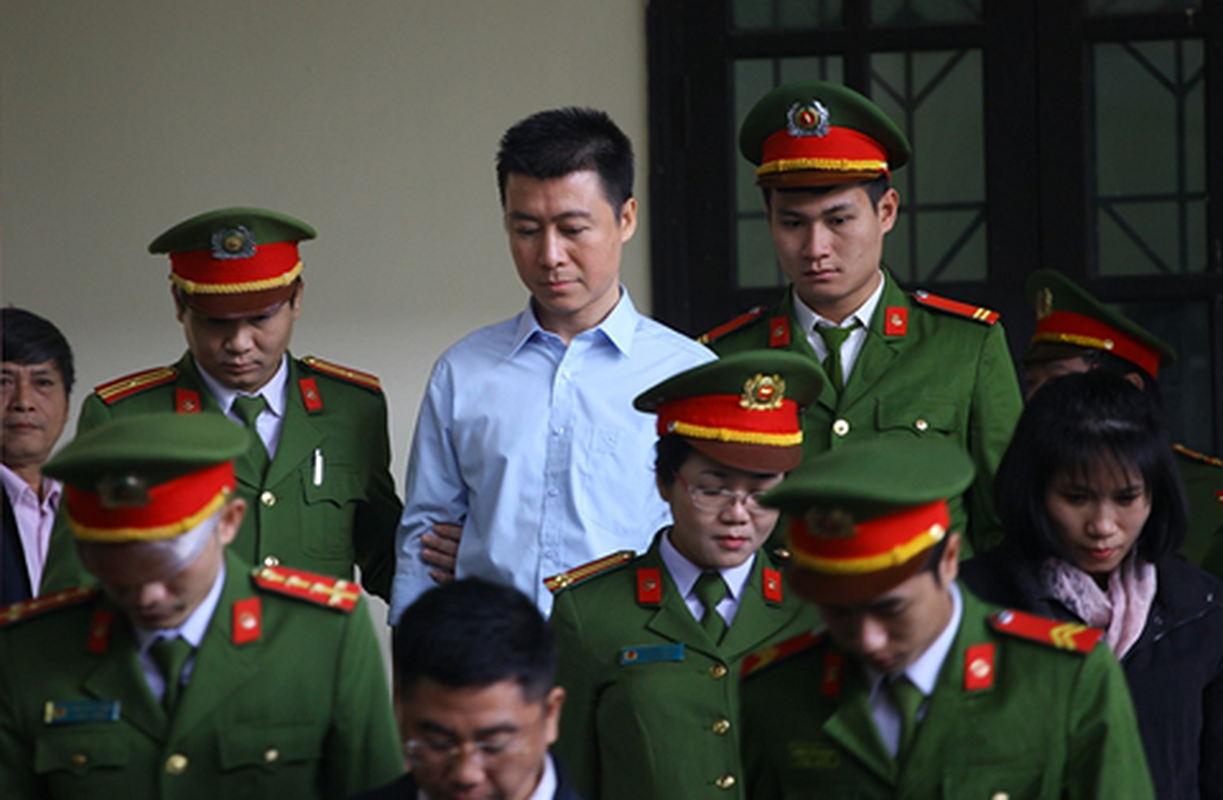 Trum “co bac” Phan Sao Nam phai tro lai trai giam, thi hanh not ban an-Hinh-3