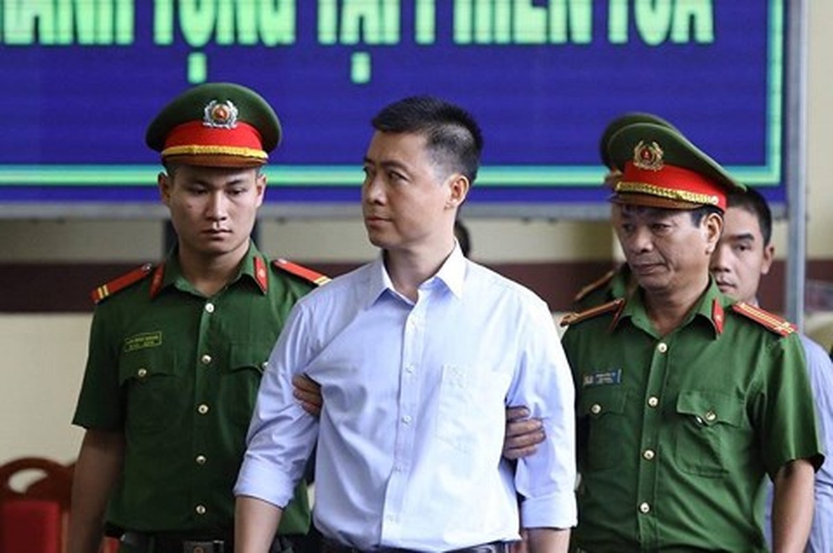 Trum “co bac” Phan Sao Nam phai tro lai trai giam, thi hanh not ban an-Hinh-7