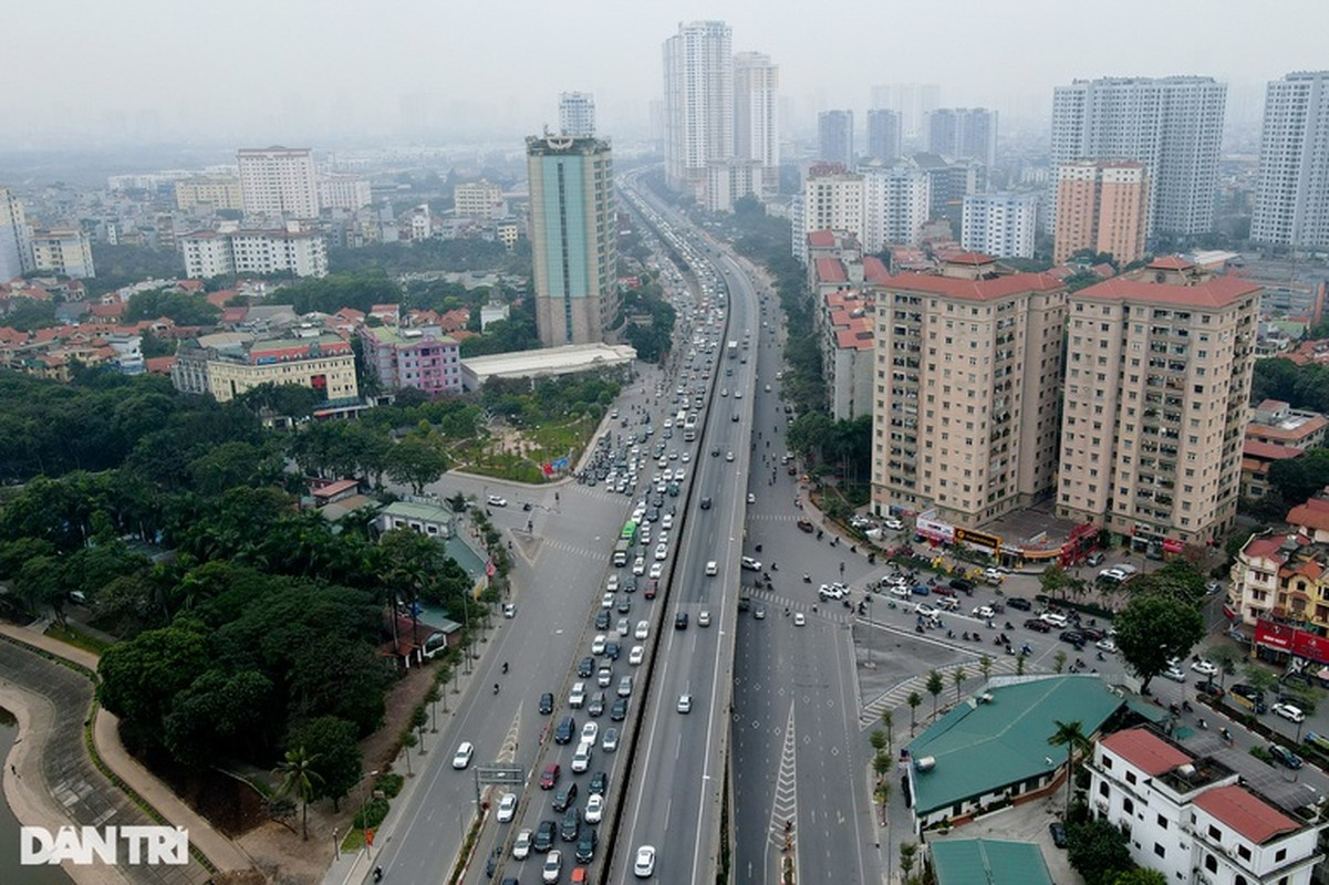 Cua ngo Ha Noi un tac keo dai trong ngay dau ky nghi le-Hinh-9