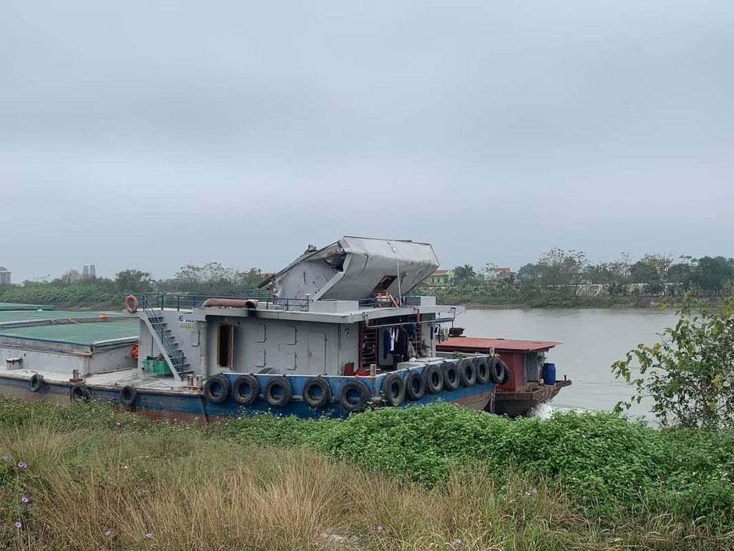 Can canh cau Thai Binh bi vo, nut dam sau khi tau thuy dam va-Hinh-6