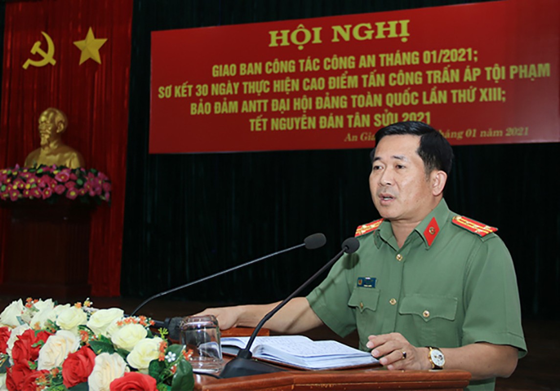 Chan dung tan Giam doc Cong an tinh Quang Ninh-Hinh-4