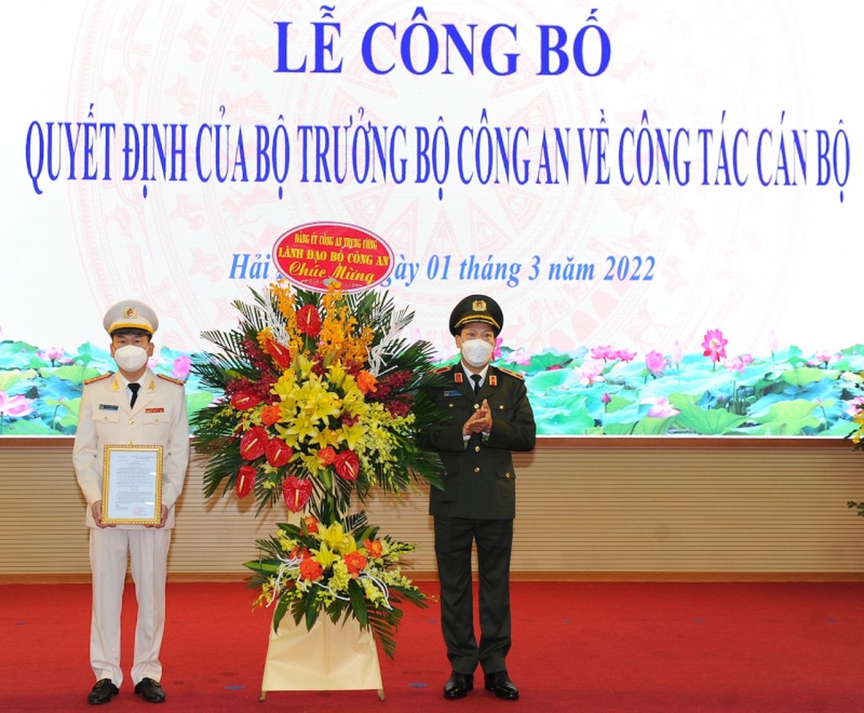 Chan dung tan Giam doc Cong an tinh Hai Duong Bui Quang Binh-Hinh-2