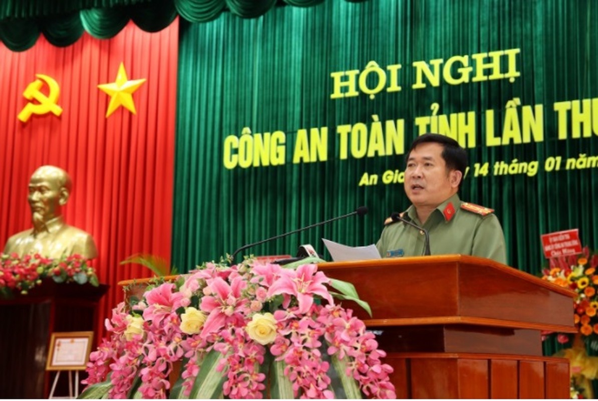 Dai ta Dinh Van Noi van lam Giam doc Cong an tinh An Giang
