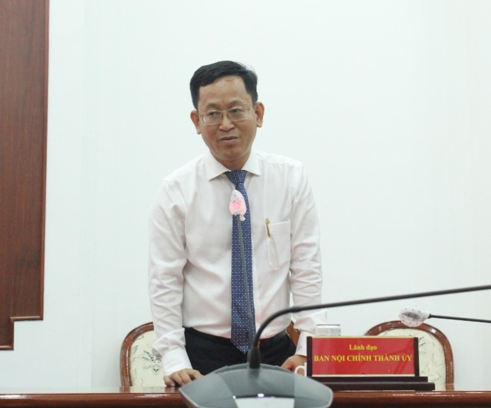 Chan dung tan Pho Truong Ban Noi chinh Thanh uy TP HCM-Hinh-6