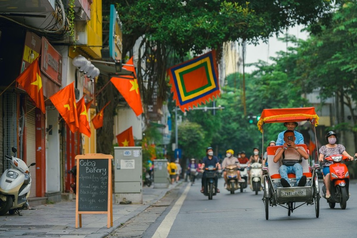 Diem nhan ngay Quoc khanh 2/9: TP HCM tha khinh khi cau, Ha Noi binh yen khac la-Hinh-6