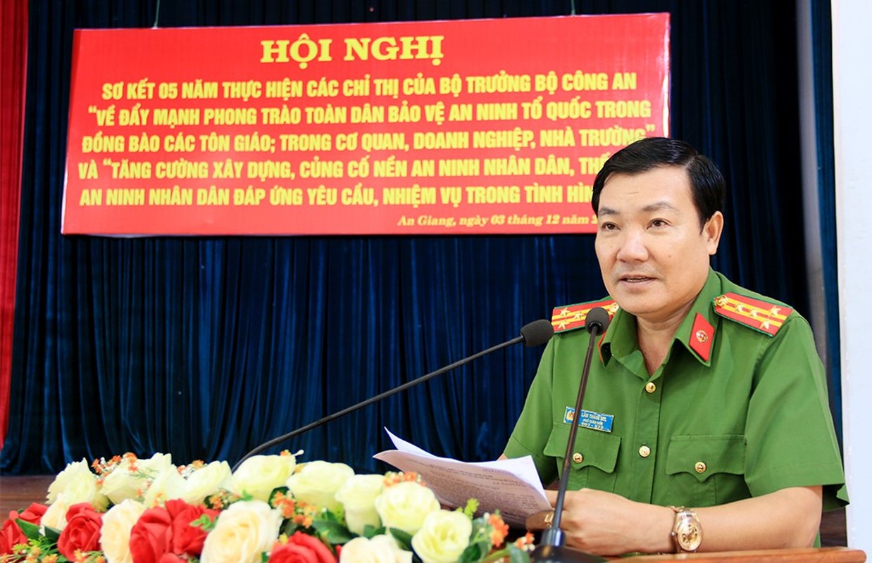 Chan dung 2 giam doc Cong an tinh vua bi ky luat-Hinh-2