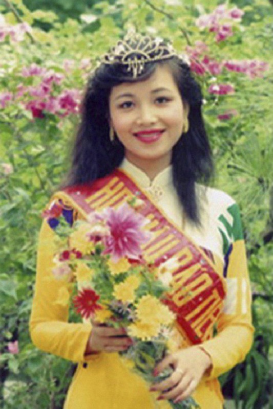 Hon nhan 30 nam hanh phuc cua  my nhan Ha thanh- Hoa hau Dieu Hoa