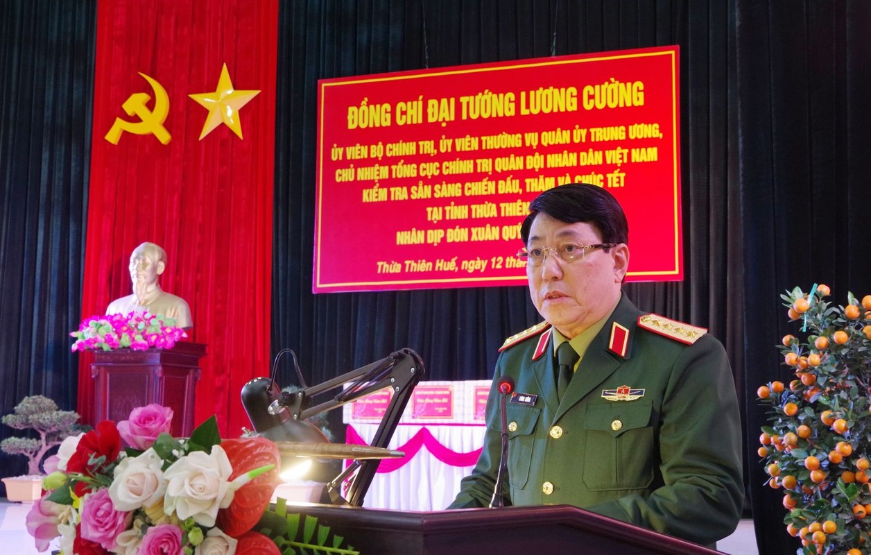 Chan dung Dai tuong Luong Cuong duoc phan cong lam Thuong truc Ban Bi thu-Hinh-4