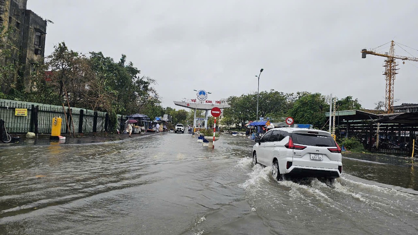 View - 	Nhiều tuyến phố TP Hải Dương bị ngập do mưa kéo dài