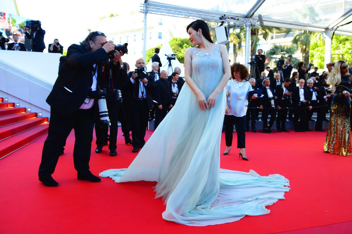 Ly Nha Ky co nguoi chinh vay tren tham do Cannes-Hinh-10