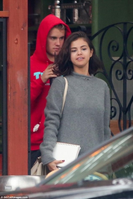 Selena Gomez va Justin Bieber hen ho nhu chua he co cuoc chia ly-Hinh-4