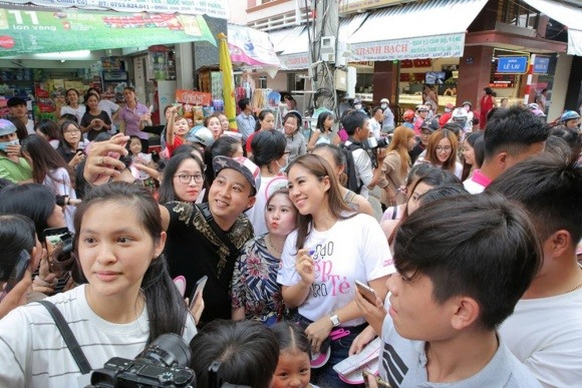 Le Phuong “Gao nep gao te” xinh dep trong vong vay khan gia Ha Noi-Hinh-5