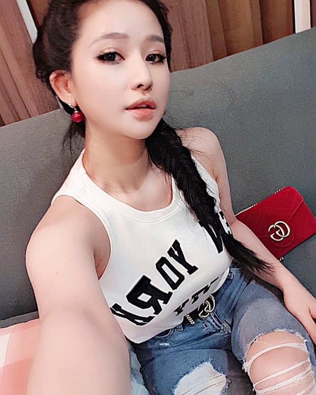 Vo cu Ho Quang Hieu goi cam hut mat sau cu soc ly hon-Hinh-12