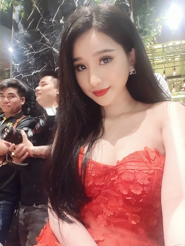 Vo cu Ho Quang Hieu goi cam hut mat sau cu soc ly hon-Hinh-8