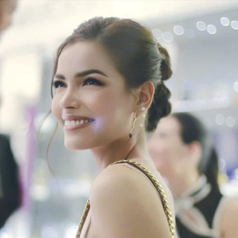 Soi tai, sac doi thu dang gom cua Hoang Thuy tai Miss Universe 2019-Hinh-5