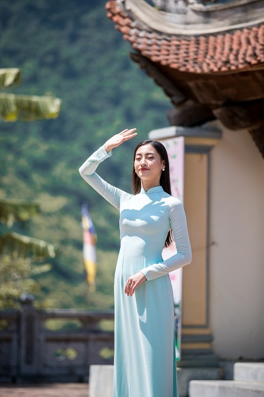 Miss World 2019 dang clip Luong Thuy Linh “ban” tieng Anh nhu gio-Hinh-7