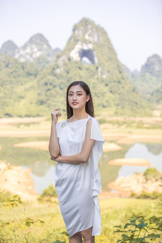 Miss World 2019 dang clip Luong Thuy Linh “ban” tieng Anh nhu gio-Hinh-8