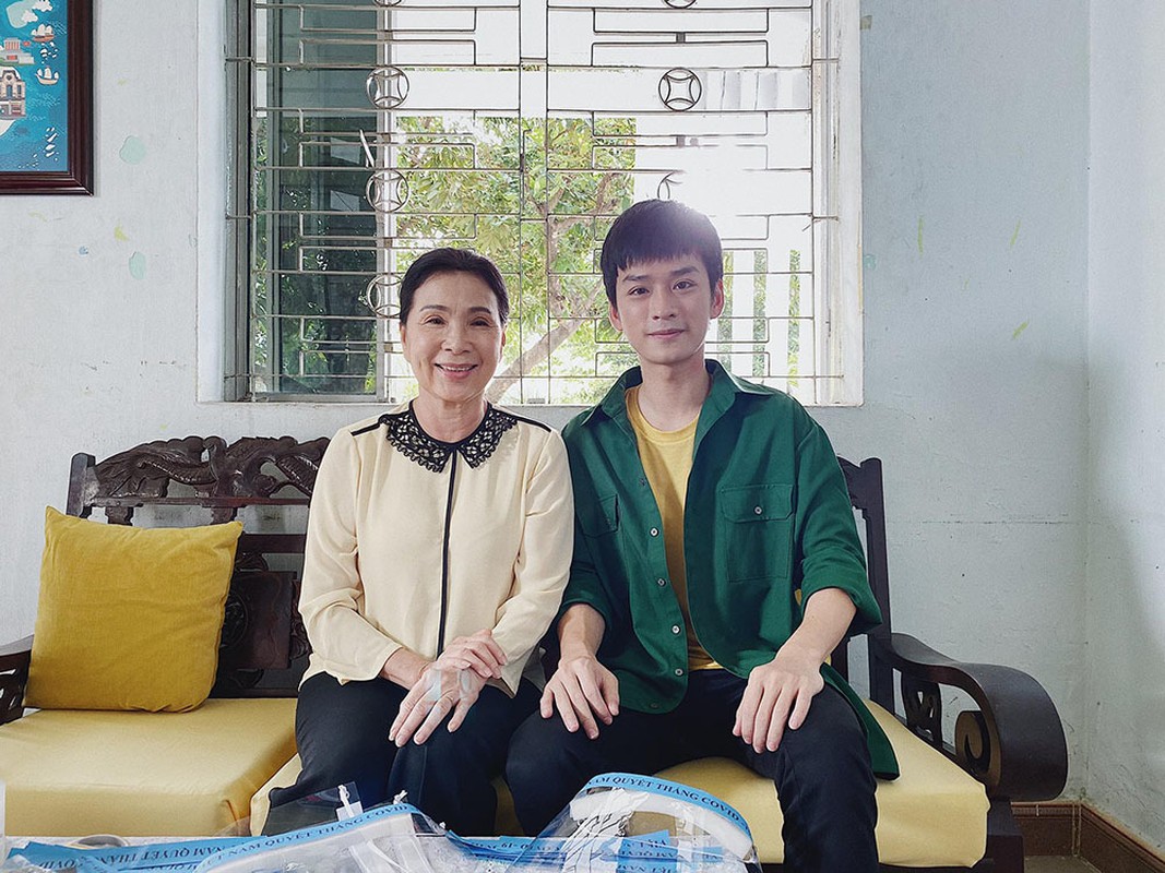 Goc nghieng than thanh cua con gai MC Quyen Linh xinh nhu hoa hau-Hinh-4