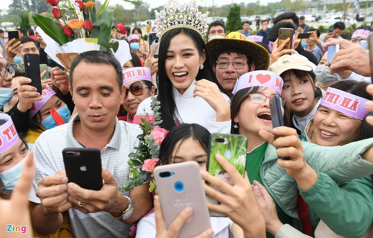 Hoa hau Do Thi Ha duoc chao don nong nhiet khi ve que Thanh Hoa-Hinh-4