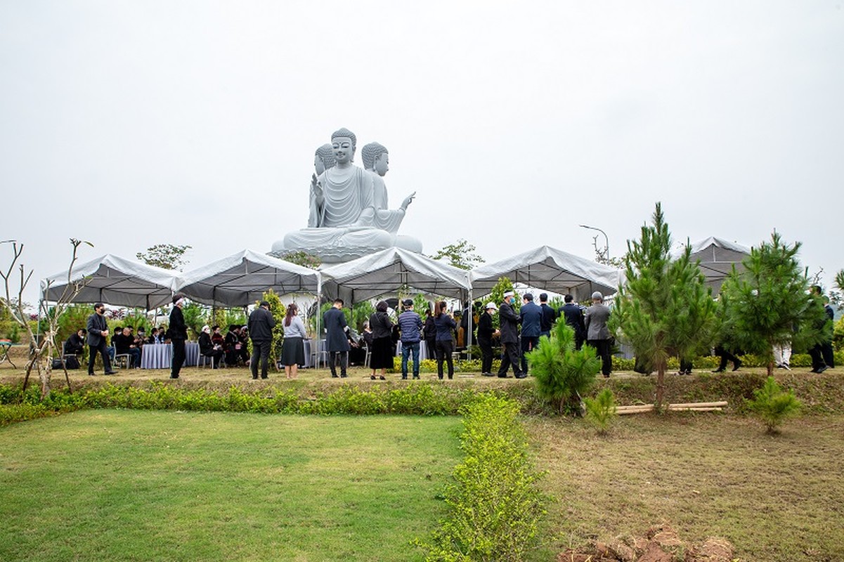 Xuc dong Bui Cong Duy dan, Duc Tuan hat ben mo nhac si Phu Quang-Hinh-2