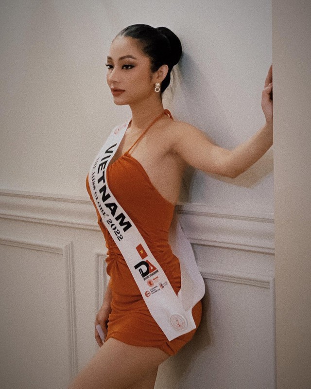Lam Thu Hong lac hanh ly, 4 ngay mot bo do thi The Miss Globe-Hinh-4