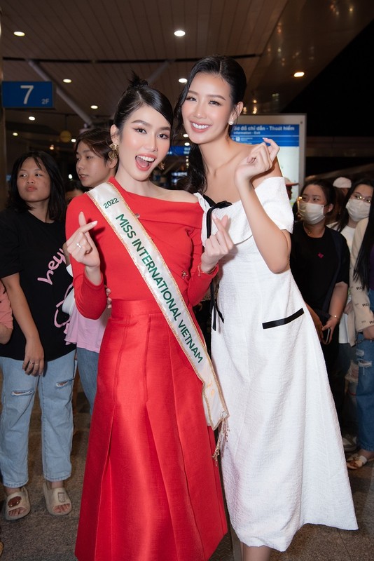 Dan hau dinh dam tien Phuong Anh len duong thi Miss International 2022-Hinh-4
