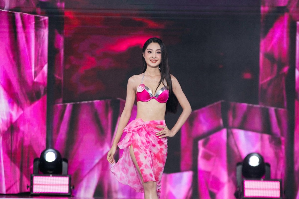 Man trinh dien bikini boc lua cua thi sinh Hoa hau Viet Nam 2022-Hinh-5