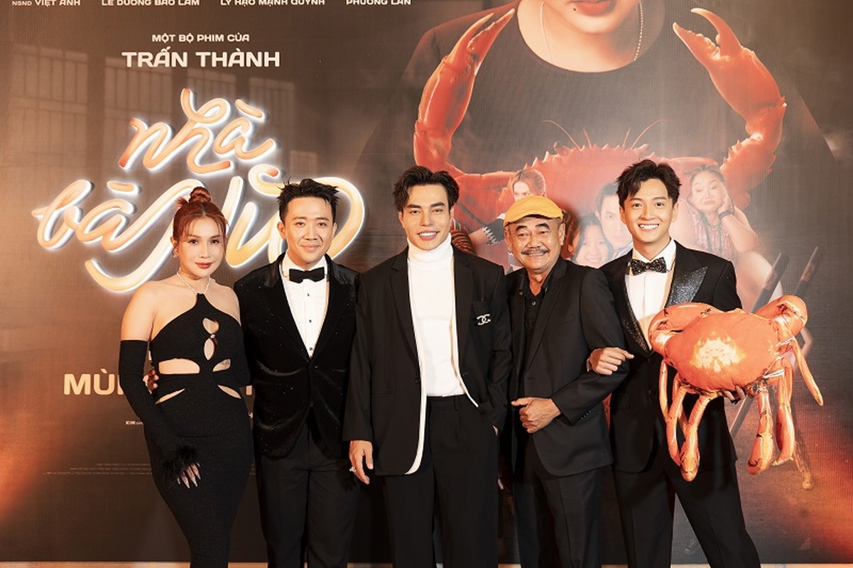 Tran Thanh - Hari Won hanh phuc sanh doi ra mat phim tai HN-Hinh-12