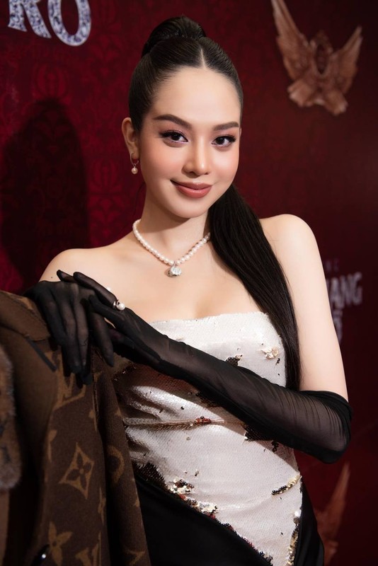 Lo bang chung Hoa hau Thanh Thuy “dao keo” hau dang quang?