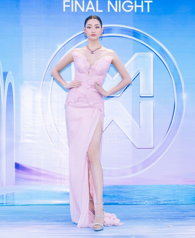 Dan hau long lay tren tham xanh chung ket Miss World Vietnam 2023-Hinh-6