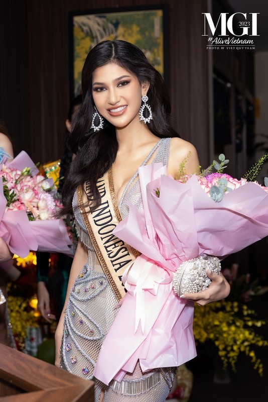 5 thi sinh len do “cuc chay”, an toi cung Chu tich Miss Grand International-Hinh-5