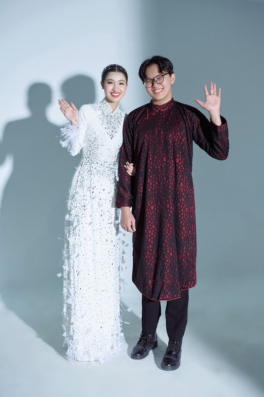 View - 	Cận trang phục hơn 10kg Phương Nhi đem đến Miss International