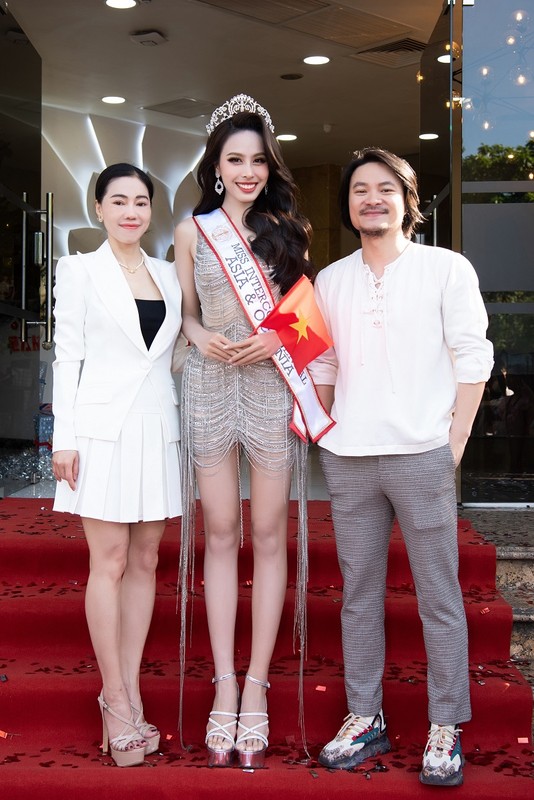 Ngoc Hang tro ve nuoc sau khi doat giai A hau 2 Miss Intercontinental-Hinh-11