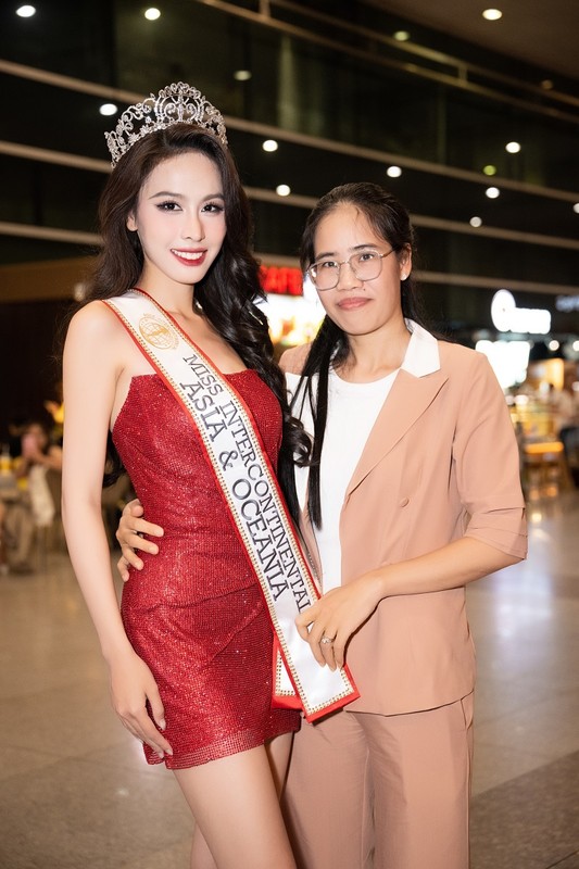 Ngoc Hang tro ve nuoc sau khi doat giai A hau 2 Miss Intercontinental-Hinh-4