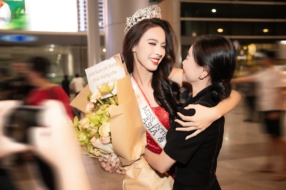 Ngoc Hang tro ve nuoc sau khi doat giai A hau 2 Miss Intercontinental-Hinh-5