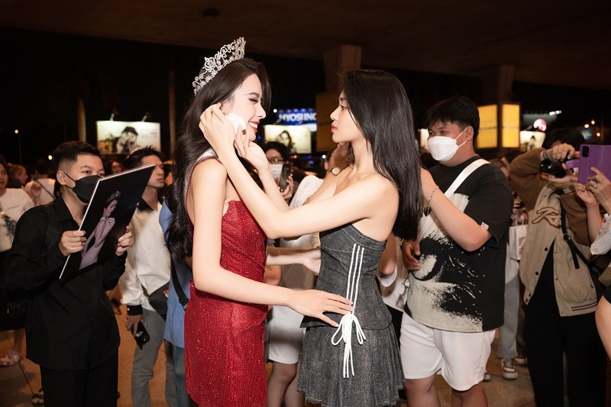 Ngoc Hang tro ve nuoc sau khi doat giai A hau 2 Miss Intercontinental-Hinh-7