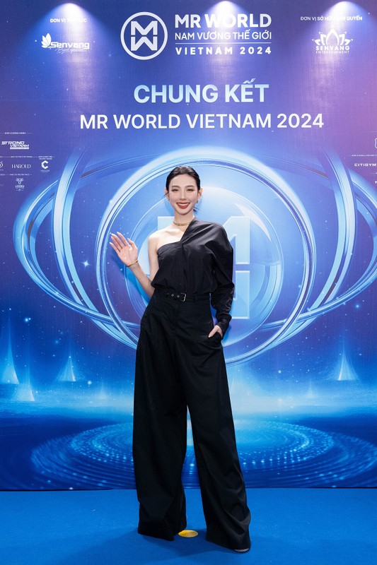 Dan hoa hau long lay tren tham do chung ket Mr World Vietnam 2024-Hinh-3