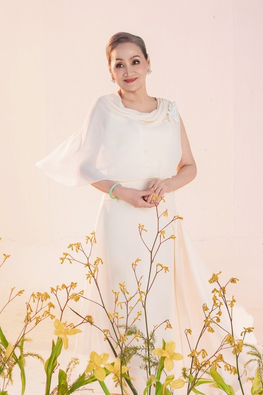 Ly Nha Ky's biological mother is beautiful and has a beautiful face at the age of over 70 - Photo 11