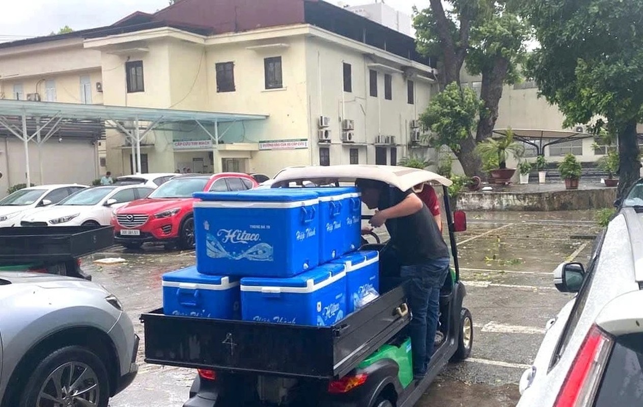 Ha Noi: Ben trong Benh vien Bach Mai khi bao Yagi do bo-Hinh-5