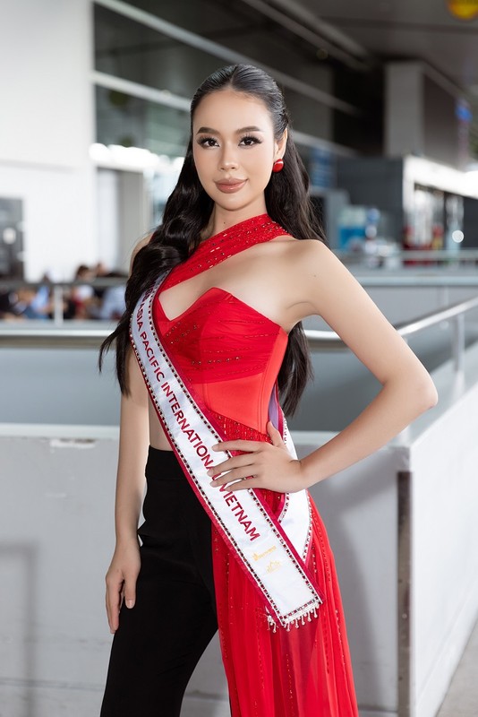 Dan hau dinh dam tien Anh Vuong di thi Miss Asia Pacific International 2024-Hinh-11