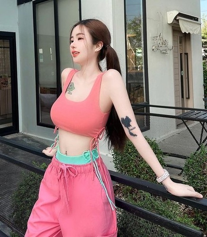 Hot girl sieu vong 1 dien noi y khoe voc dang nuot na-Hinh-11