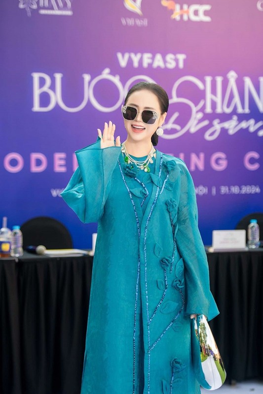 Bui Thanh Huong tuyen chon nguoi mau cho “Buoc chan di san 2024”-Hinh-6