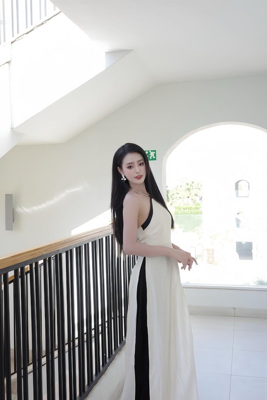 A hau Bui Khanh Linh goi cam voi ao dai cach tan co yem-Hinh-10